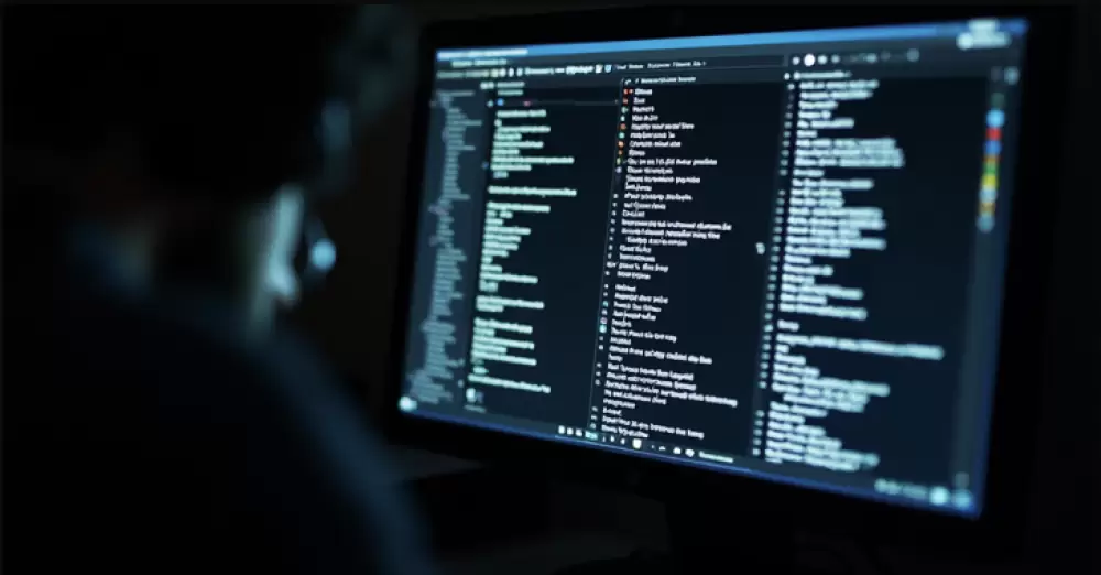 Russian Hackers Using Fake Brand Sites to Spread DanaBot and StealC Malware